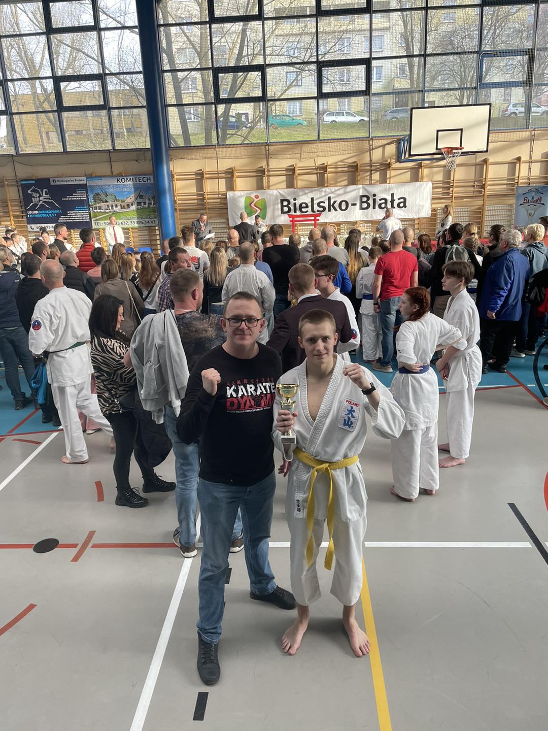 Karate_Katowice___Radoz__aw_Grabowski_2m_w_VIII_OG__LNOPOLSKI_TURNIEJ_OYAMA_KARATE_O_PUCHAR_PODBESKIDZIA__BIELSKO_BIA__A__19.03.2023r._.jpg